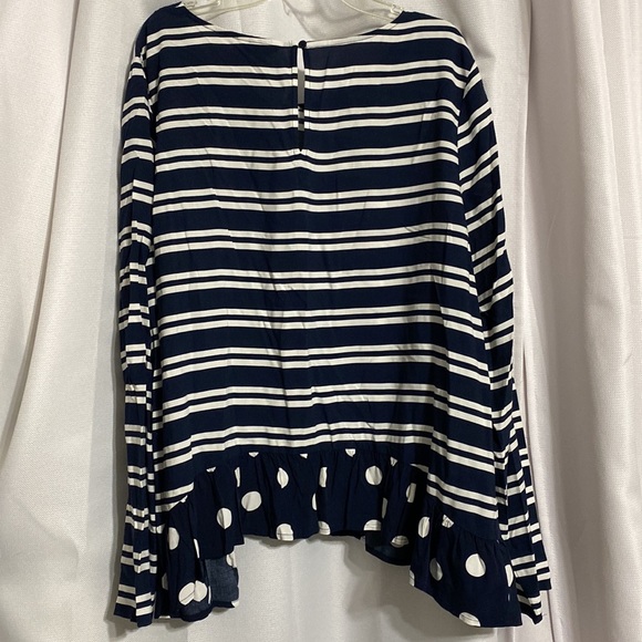 NWT Crown & Ivy Navy and White Top Size XL - Picture 2 of 7